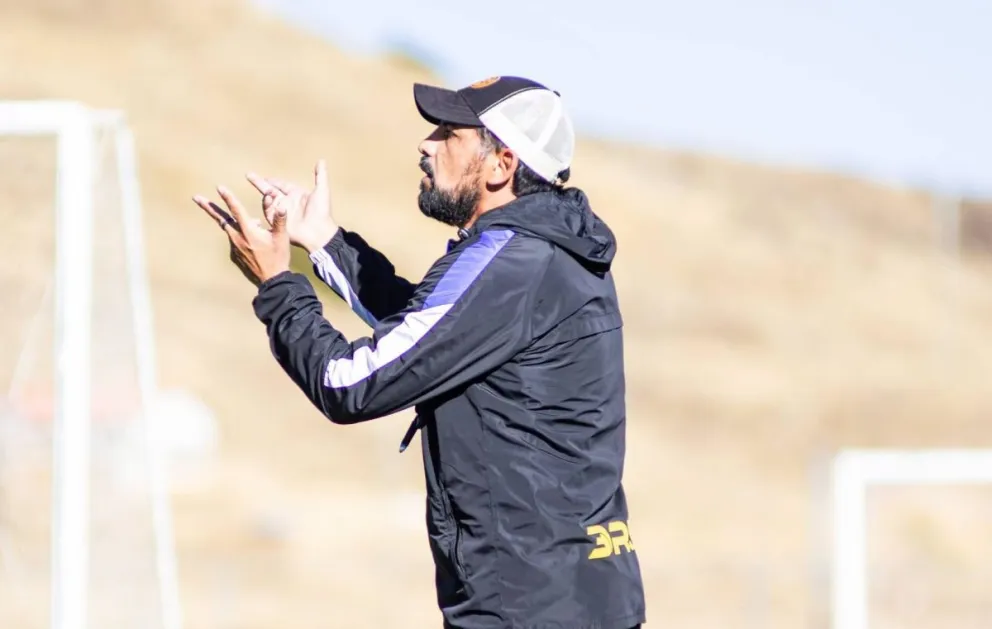 Wálter Flores en su primer día de entrenamiento con el club amarillo. Foto: ABB.