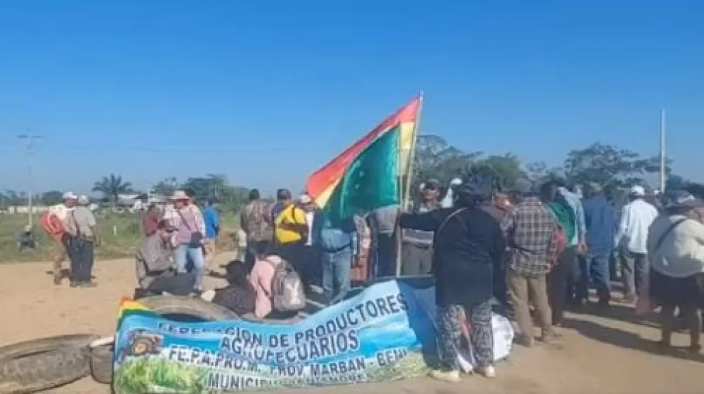 Bloqueo en el puente San Pablo, en la carretera Santa Cruz-Beni. Foto: RRSS