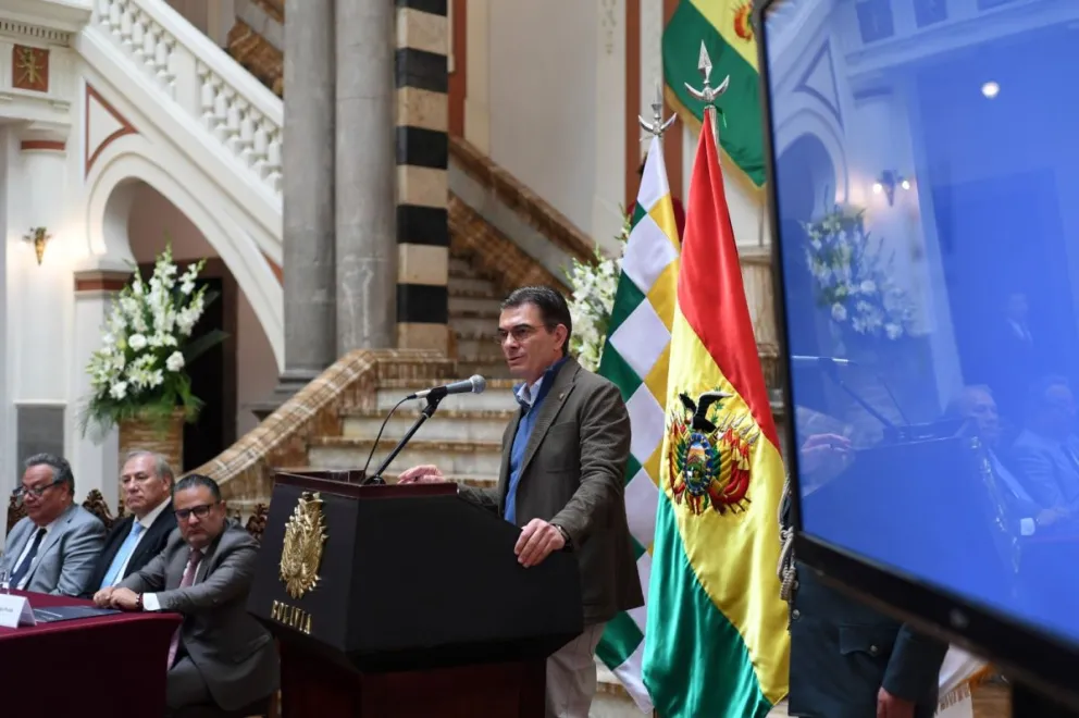 El presidente Rodrigo Paz en el lanzamiento de las becas. Foto: Of. del Presidente 