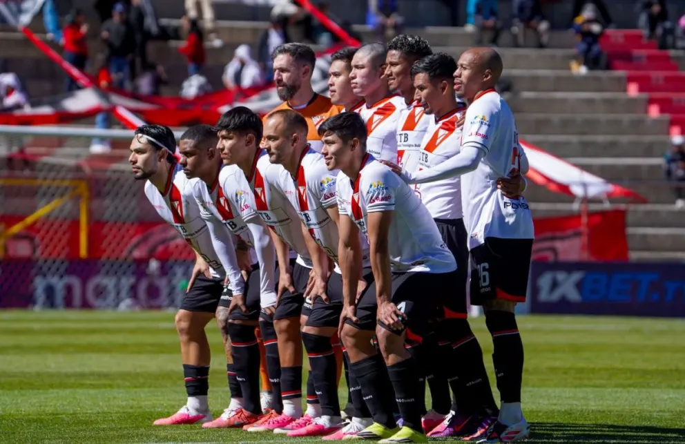 Una de las últimas formaciones de club de la banda roja. Crédito: Club Always Ready