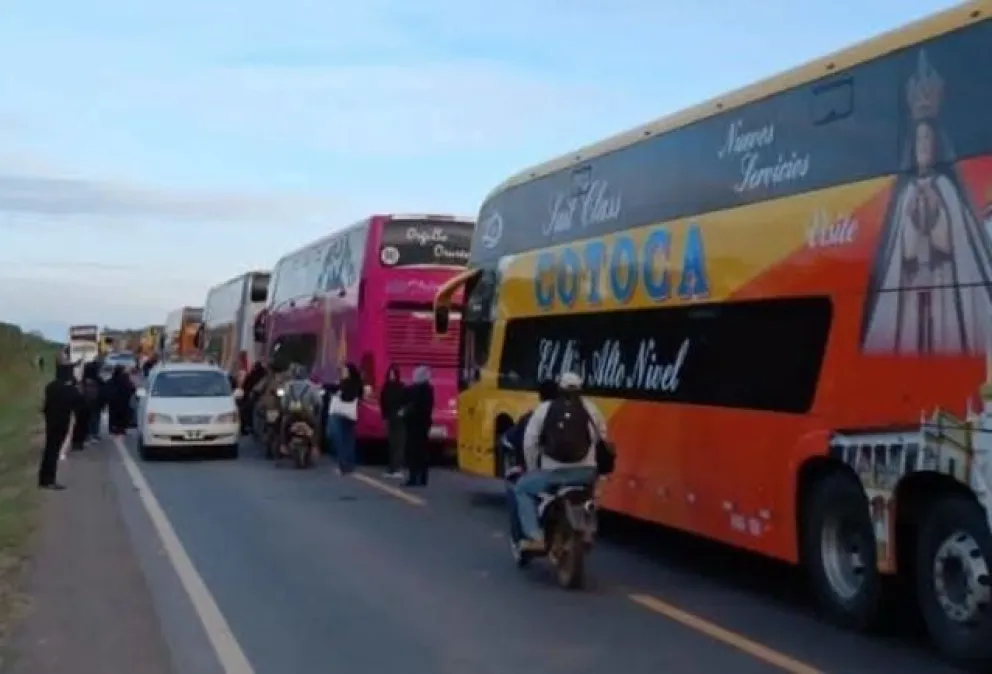 Bloqueos se retoman en la vía Santa Cruz-Beni. Foto:Panorama Informativo Trinidad