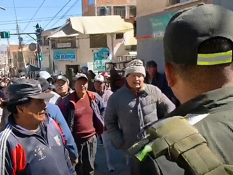 Los manifestantes que expresaron su descontento, en Potosí. Foto: Captura de video de Potosí Digital 