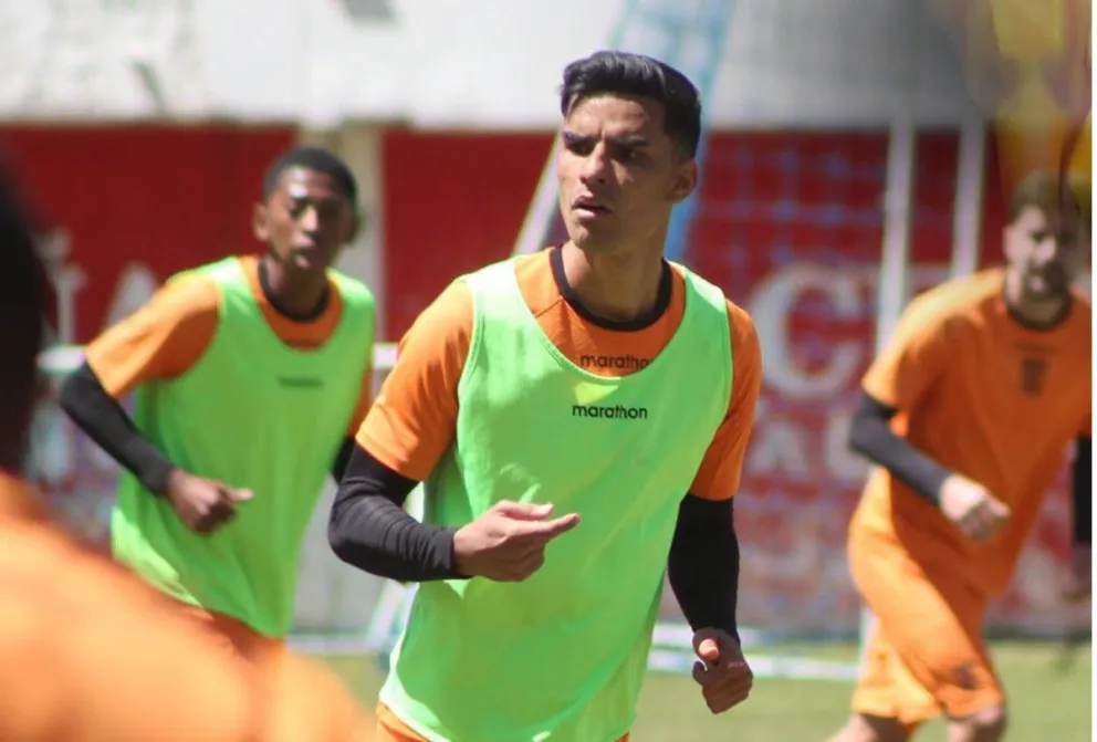 El atigrado Luiz Henrique Pachu en el entrenamiento del jueves en Achumani. Foto: Club The Strongest