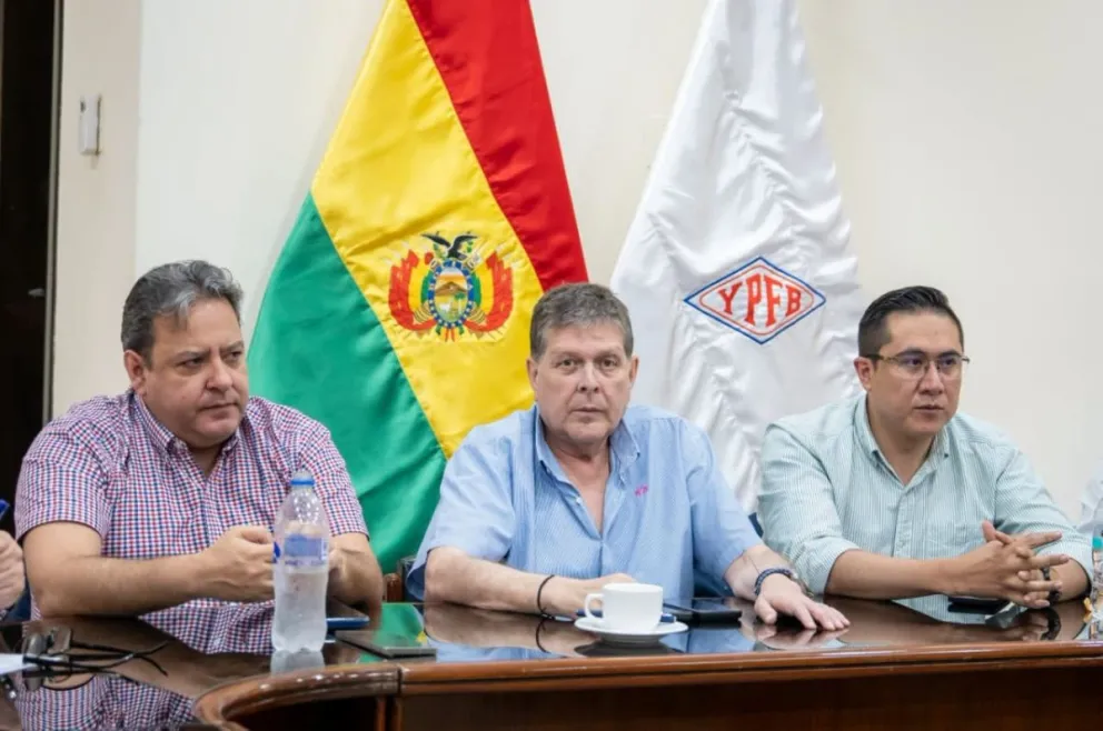 Los cisterneros y el Gobierno llegaron a acuerdos. Foto: YPFB