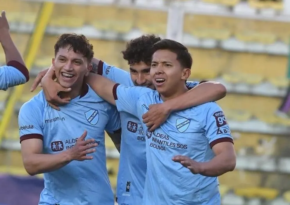 Chávez (izq.), Sejas y García celebran uno de los goles celestes. Foto: APG.