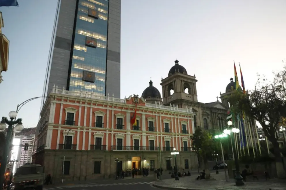 El Palacio de Gobierno y la Casa Grande del Pueblo. Foto EFE
