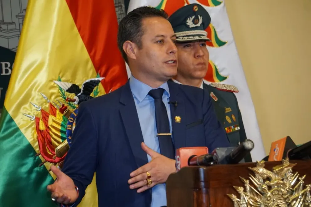 El vicepresidente Edmand Lara en la conferencia de prensa en la que presentó el audio. Foto: APG