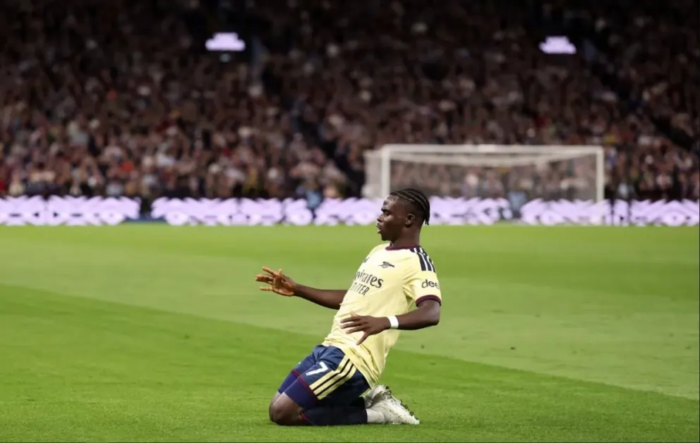 Saka celebra su tanto del triunfo para su club. Foto: Arsenal.
