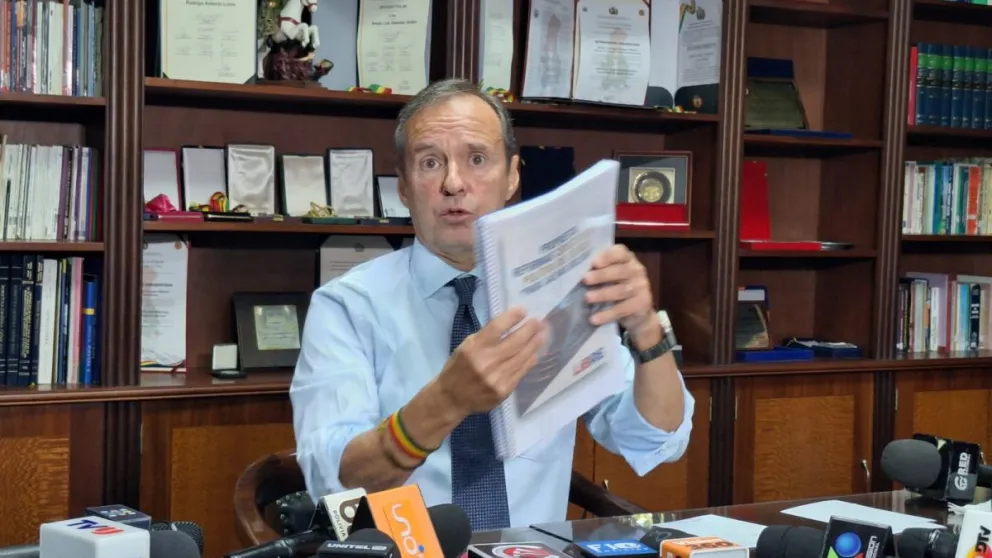 El expresidente Jorge "Tuto" Quiroga en conferencia de prensa. Foto: Visión 360