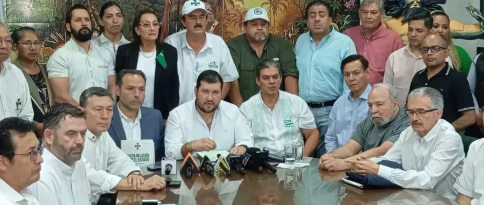 El directorio del Comité Pro Santa Cruz. Foto CPSC