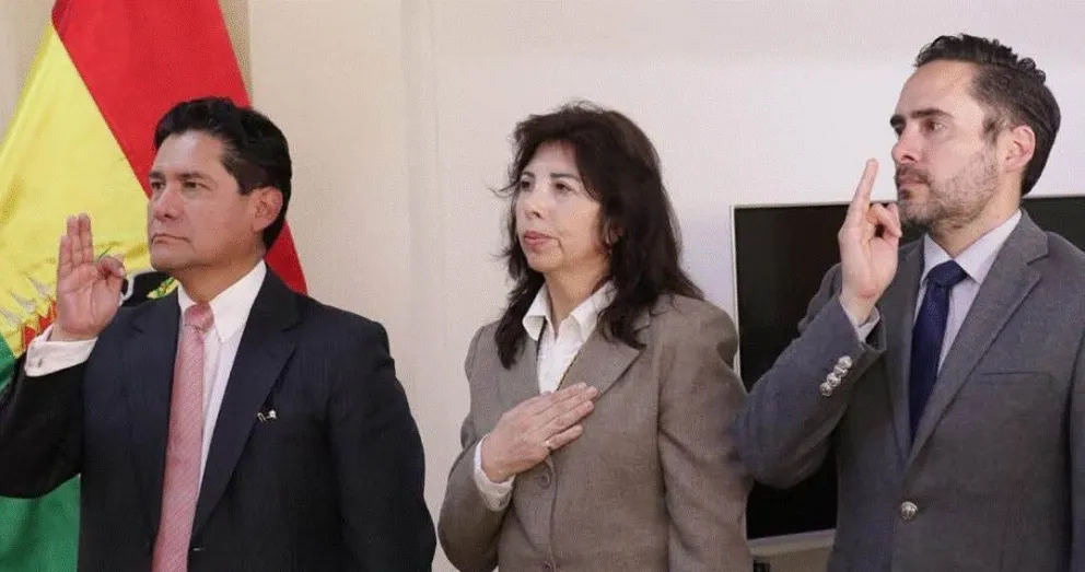 Juramento de ley a las nuevas autoridades de Hidrocarburos. Foto: ABI