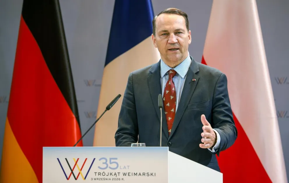 El ministro de Asuntos Exteriores de Polonia, Radoslaw Sikorski, habla durante una rueda de prensa conjunta tras una reunión de ministros de Asuntos Exteriores en Weimar, Alemania. Foto: EFE 