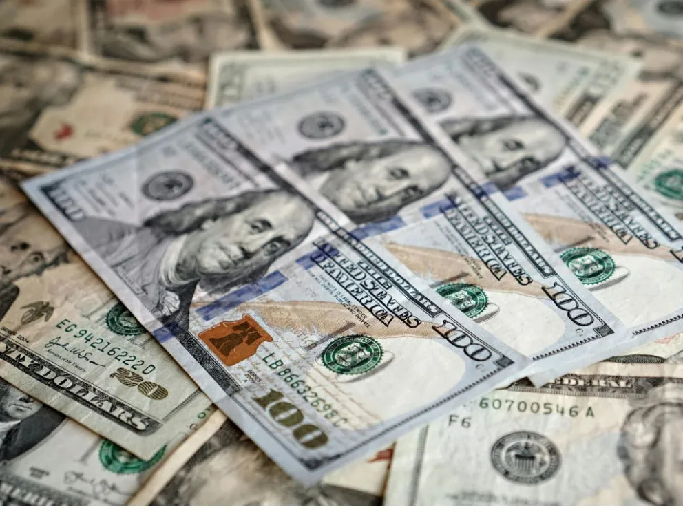 El dólar se cotiza en Bs 12,32 en Bolivia. Foto: Canva