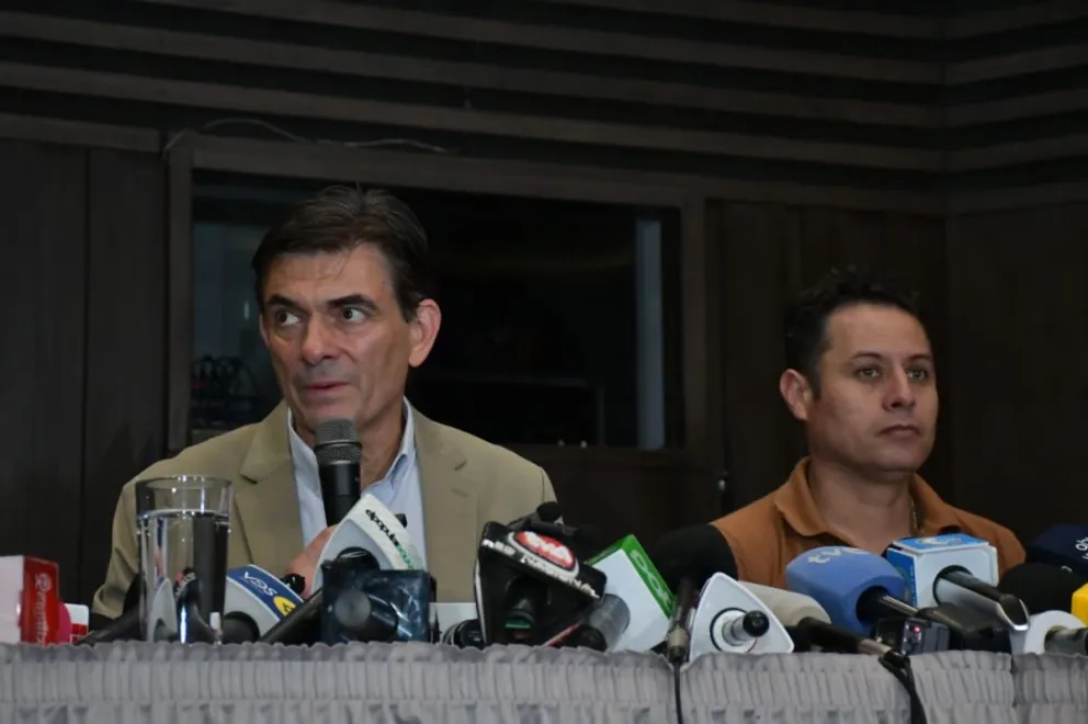 Paz y Lara en una rueda de prensa tras ganar las elecciones. Fotos: APG 