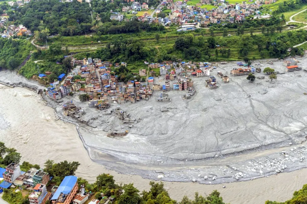 Vista de los daños producidos por la riada en Rasuwa, Nepal. Foto: EFE