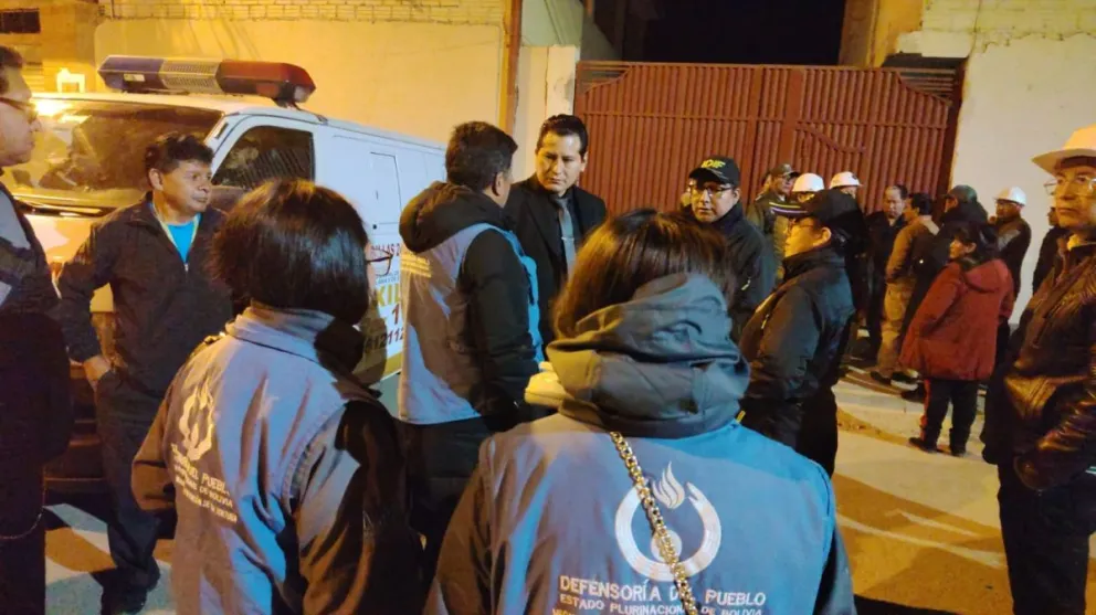 Funcionarios de la Defensoría del Pueblo en Viacha. Foto: DP