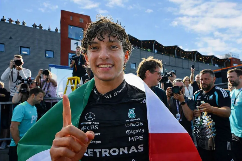 Kimi Antonelli celebra su victoria en el Gran Premio de Italia. Crédito: MercedesF1