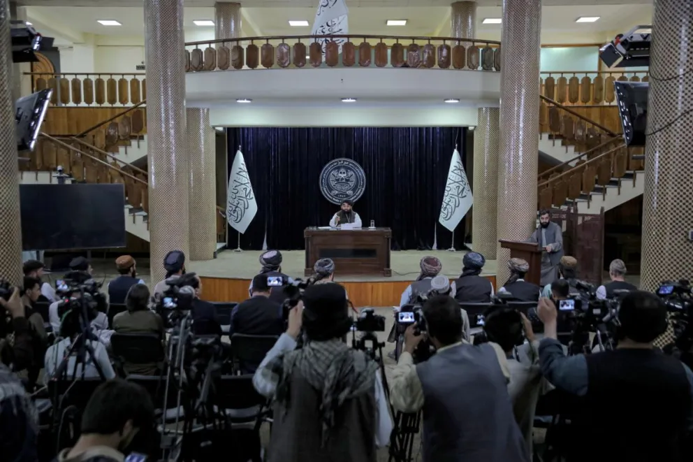 Rueda de prensa del portavoz del Gobierno de Afganistán, Zabihullah Mujahid, en Kabul. Foto: EFE