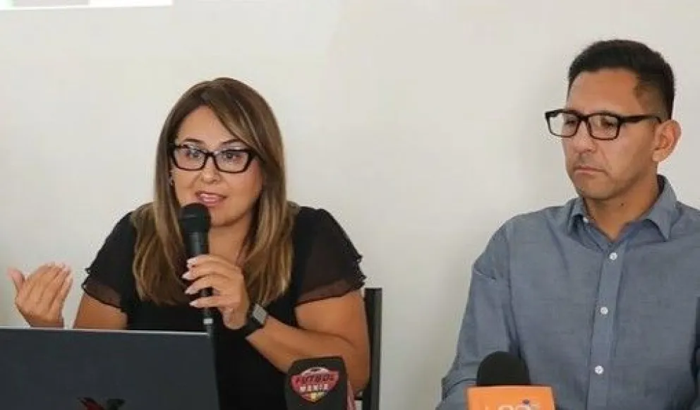 Paola Mendoza (izq.) y Ricardo Beltrán durante la conferencia de prensa de este martes. Foto: captura de pantalla