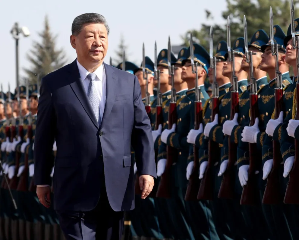 El presidente de China, Xi Jinping, en una ceremonia de bienvenida en Bishkek, Kyrguistán. Foto: EFE