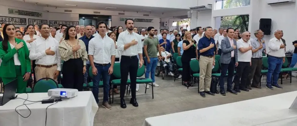 La Asamblea de la Cruceñidad se reunió hoy y dio un plazo al Gobierno para responder a sus exigencias. Foto: Unitel