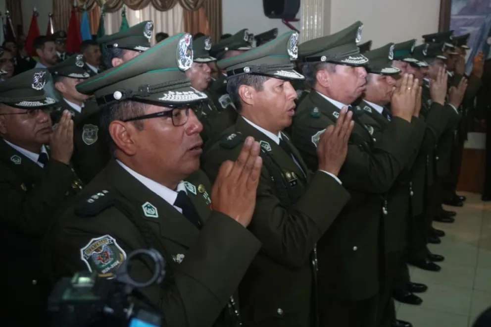 Posesionan al nuevo Alto Mando de la Policía. Foto: APG 