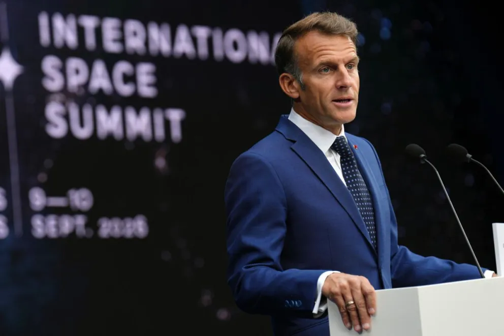 El presidente Emmanuel Macron en la Cumbre Espacial Internacional que reúne en París a una decena de jefes de Estado y de Gobierno. Foto: EFE