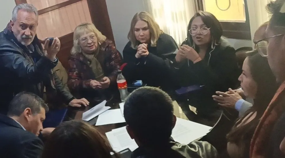 Alcaldía y Concejo de La Paz acuerdan regularizar a más de 60 trabajadores con salarios impagos. Foto: Concejo