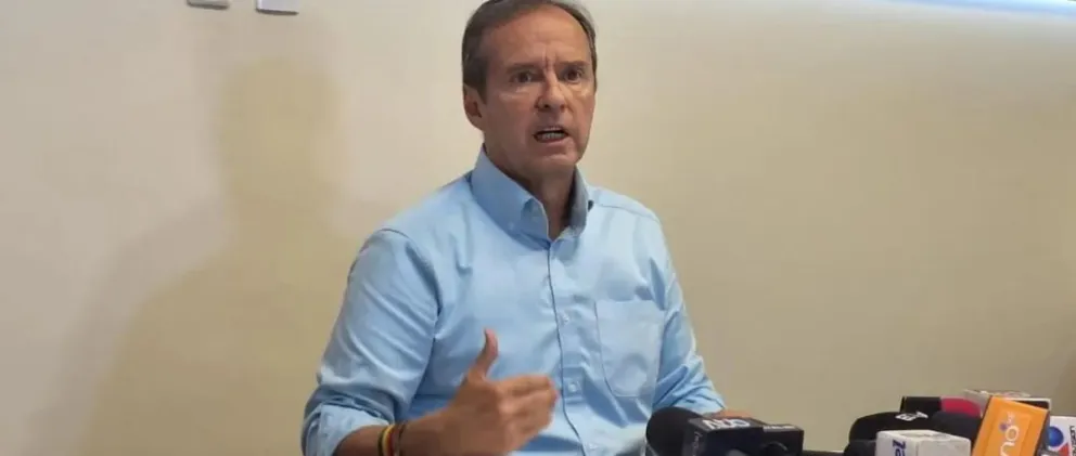 Jorge Quiroga, en conferencia de prensa en Santa Cruz. Foto Unitel