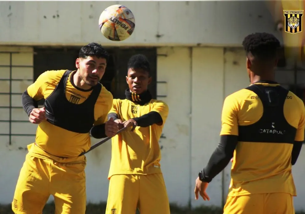 Un entrenamiento de los atigrados en su reducto de la zona de Achumani. Foto: TS