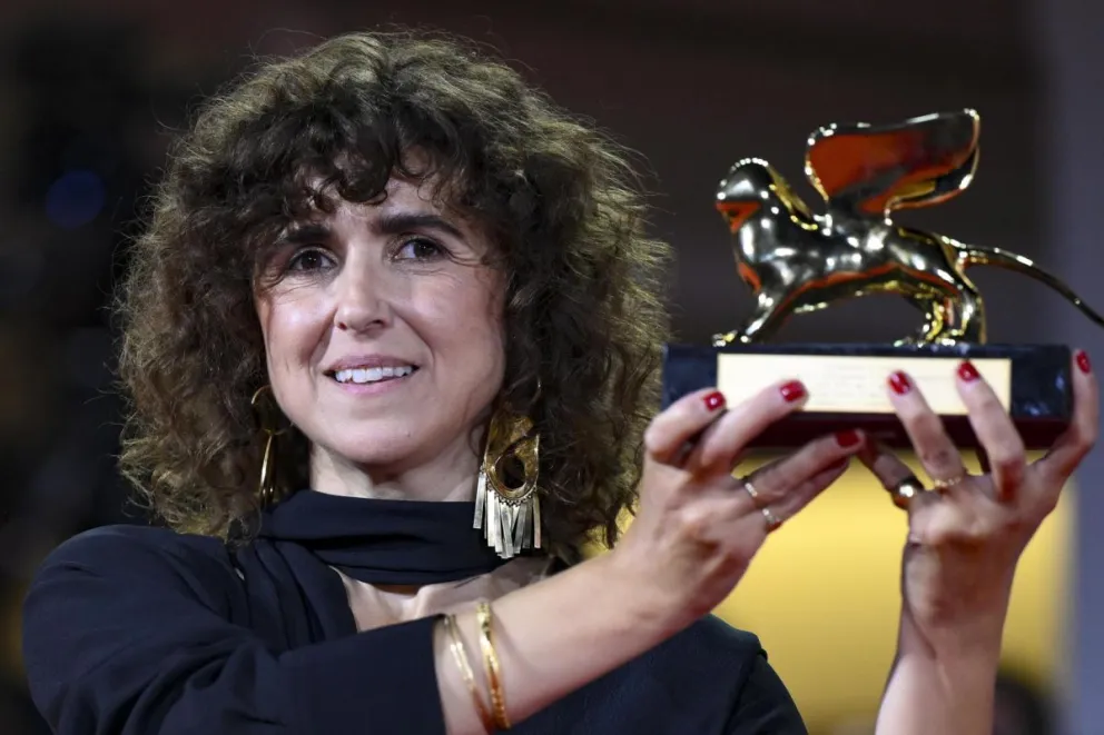 La cineasta danesa May el-Toukhy dio este sábado la sorpresa al conquistar el León de Oro del 83 Festival de Venecia con 'Woman Unknown'. EFE/Ettore Ferrari