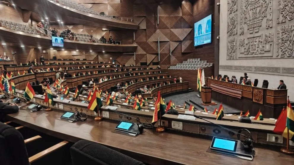 La Asamblea Legislativa Plurinacional tendrá la tarea de debatir si se amplia o no el estado de excepción. Foto: Vicepresidencia
