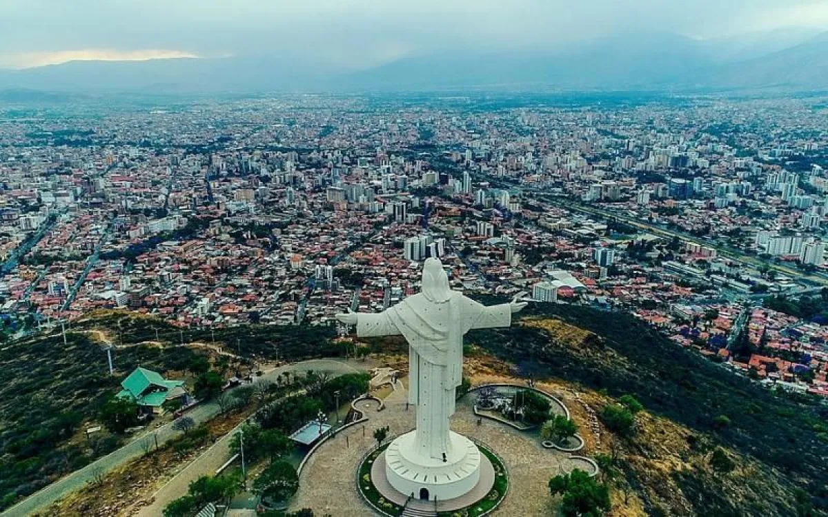 Cochabamba's exports led by urea, bananas, and minerals, signaling economic growth