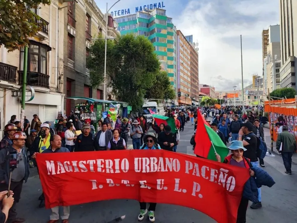 Marcha del Magisterio Urbano en la ciudad de La Paz, en diciembre de 2025. Foto: Visión 360