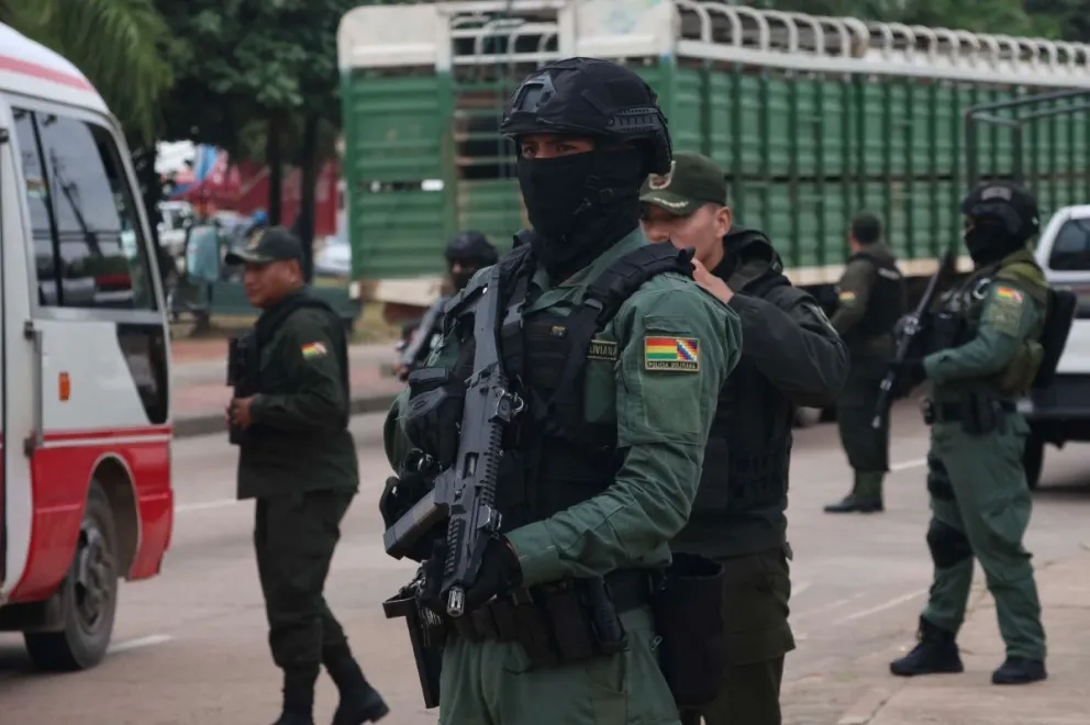 Policías realizan operativos tras el registro de tres casos de sicariatos en las últimas horas. Foto: APG