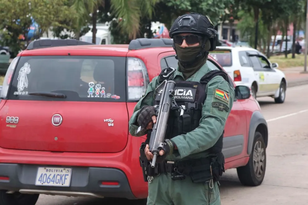 En solo 48 horas, cuatro personas fueron acribilladas en San Ignacio de Velasco. Tras el hecho, policías realizaron controles. Foto: APG