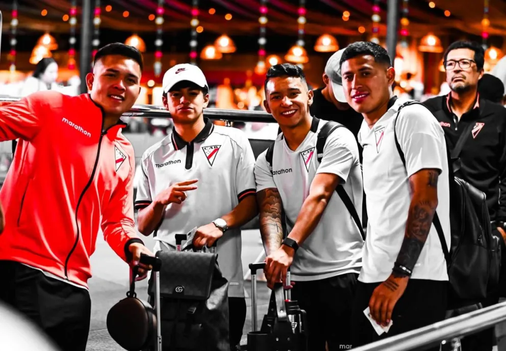 Jugadores de Always Ready visitan este miércoles a Nacional Potosí. Foto: Club Always Ready