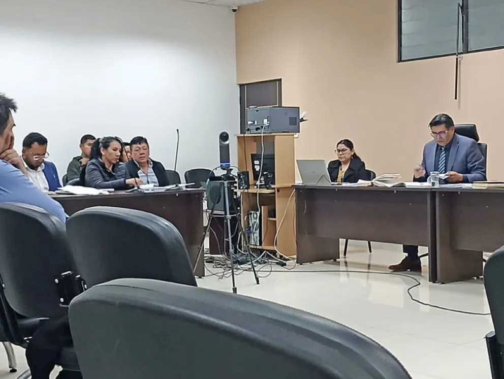 El extraditable Henry Richard Crespo junto a su esposa en una audiencia la pasada semana. Foto: Correo del Sur