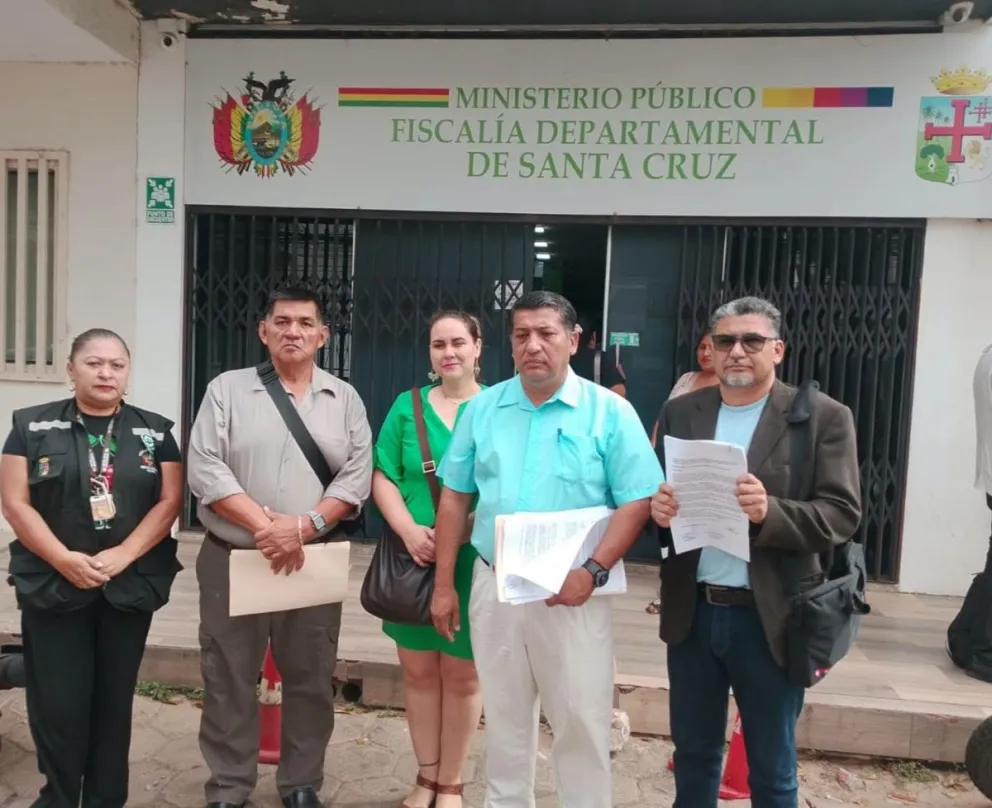 Los exacusados y ahora denunciantes por la intervención del Hotel Las Américas. Foto: David Sejas/Radio Atlática