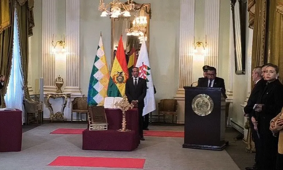 Luis Fernando Camacho Vaca durante el acto de juramento como embajador de Bolivia ante Paraguay. 
