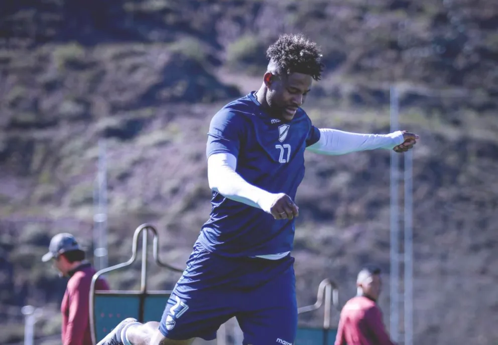 Dairon Asprilla en el entrenamiento del miércoles de Bolívar en su predio de Ananta. Foto: Club Bolívar