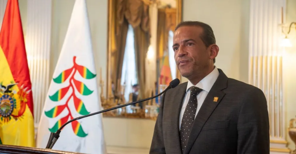 Luis Fernando Camacho durante su juramentación como embajador. Foto: Cancillería del Estado
