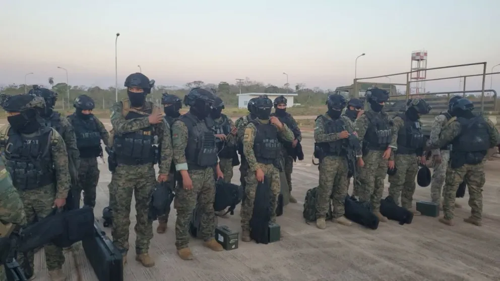 Existen fuerzas militares en el municipio de San Ignacio en La Paz. Foto: DTV/Facebook