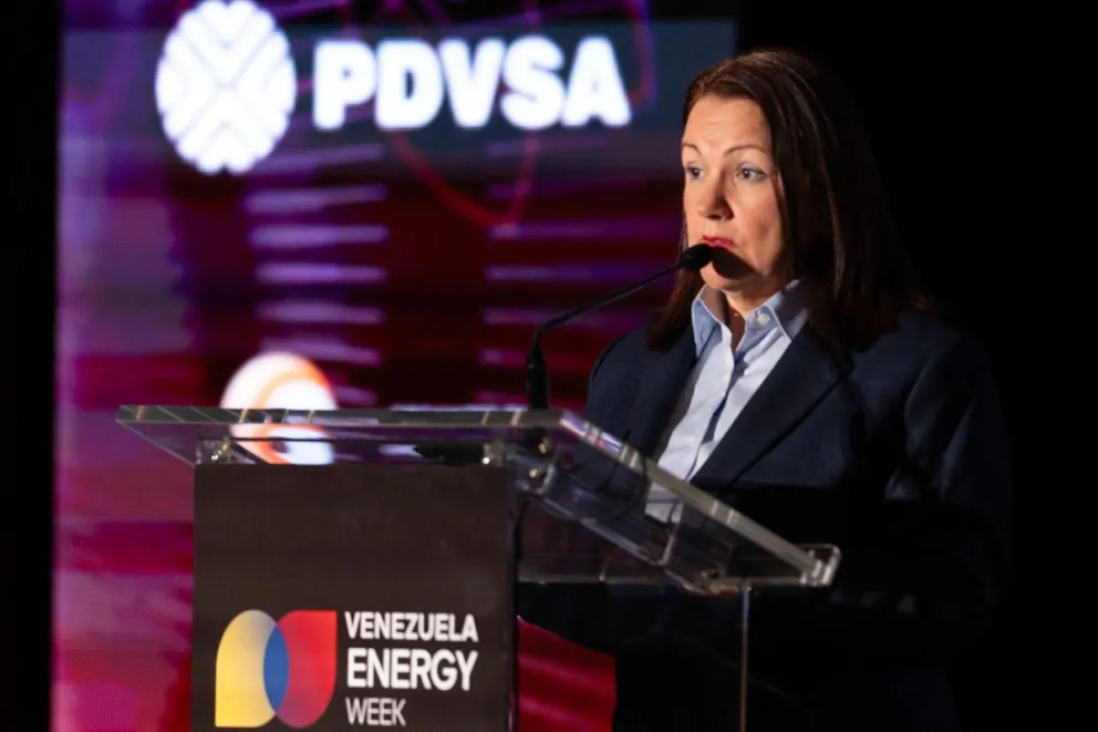 Fotografía de archivo, tomada el pasado 19 de agosto, en la que se captó a la ministra venezolana de Hidrocarburos, Paula Henao, durante el evento Venezuela Energy Week, en Houston (TX, EE.UU.). Foto: EFE