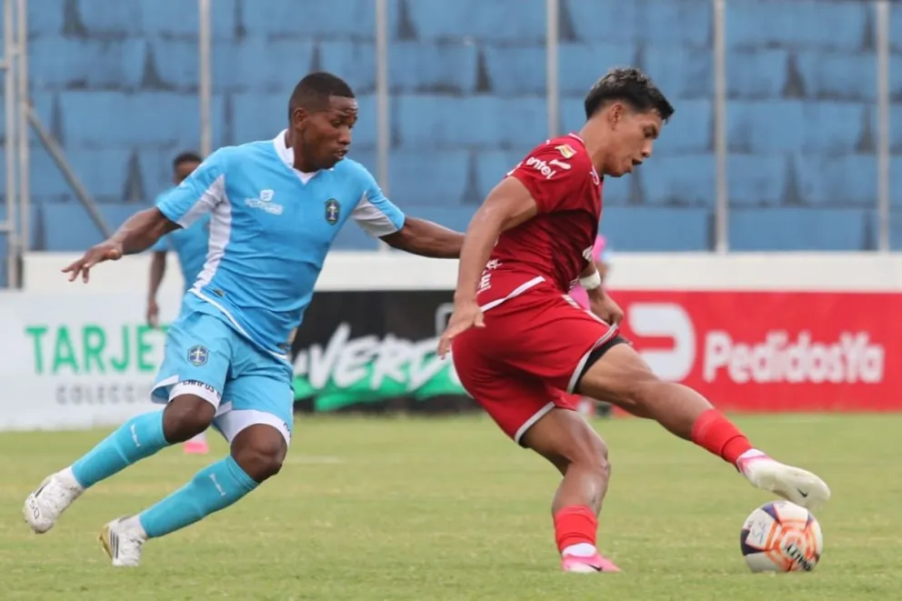 Partido de ida entre San Antonio Bulo Bulo y Guabirá, que se jugó en el estadio Carlos Villegas de Entre Ríos. Foto: APG