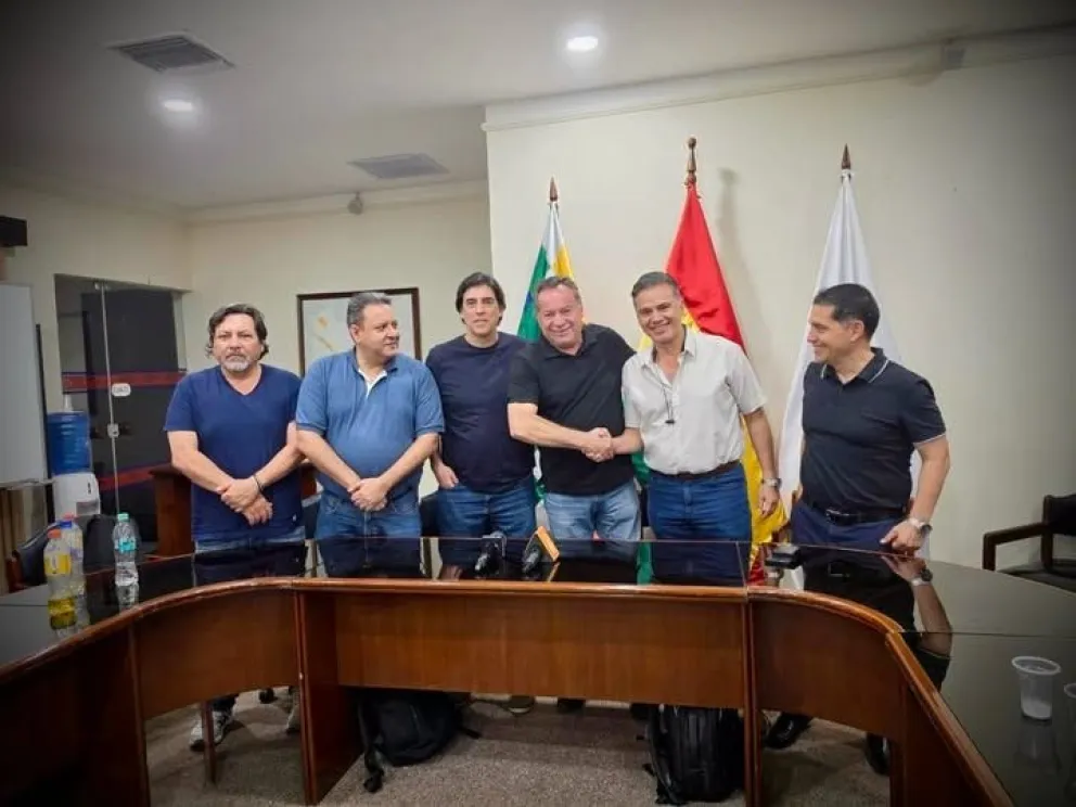 La reunión del Gobierno y el sector de cisterneros. Foto: Ministerio de Defensa.