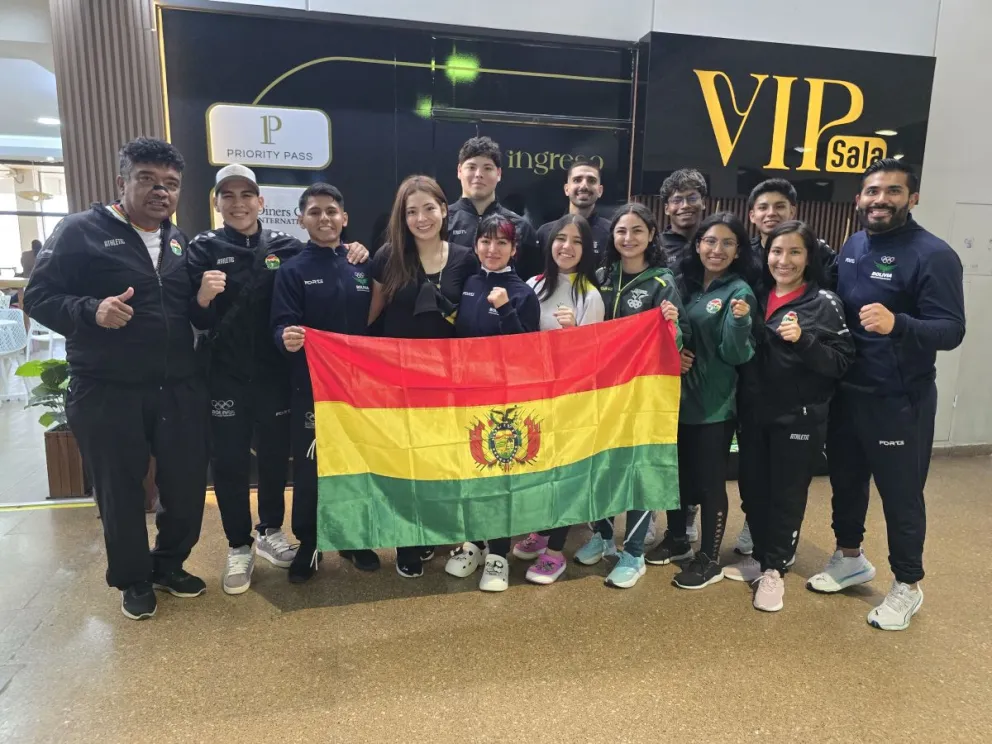 La comitiva nacional previo a su viaje a Rosario. Foto: Feboka.