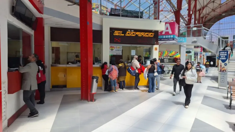 El interior de la Terminal de Buses de La Paz. Foto: Visión 360
