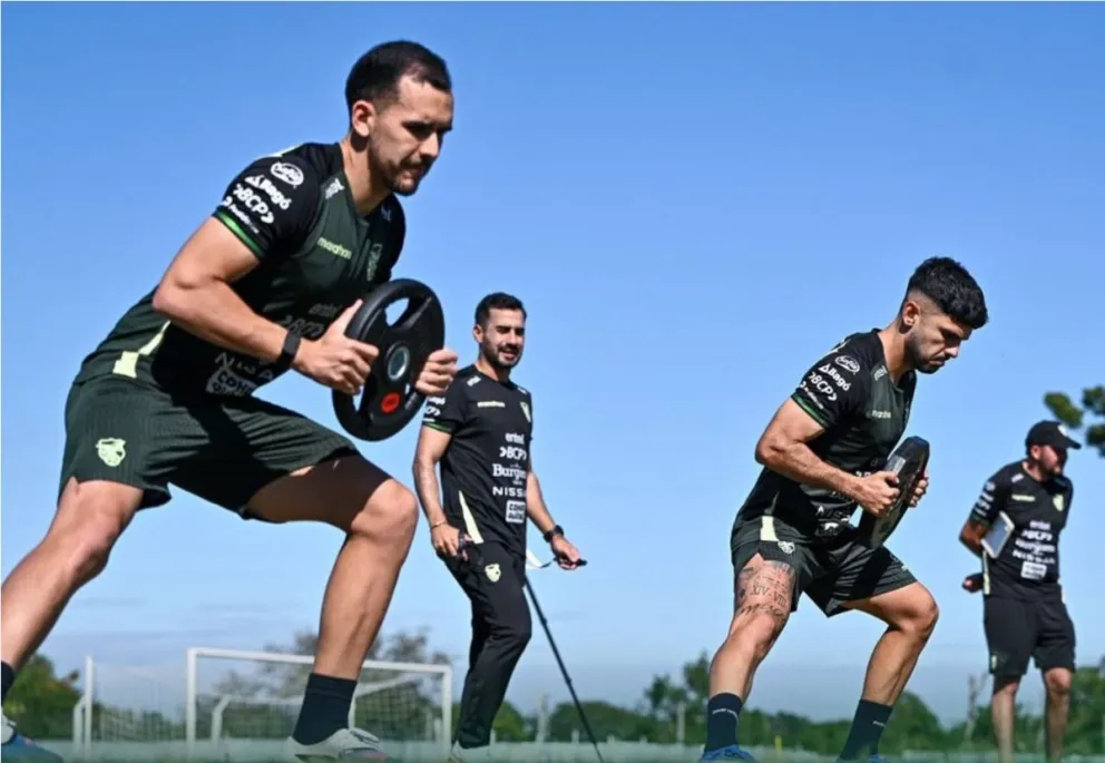 Haquin (izq.) y Melgar, en un entrenamiento anterior. Foto: FBF.