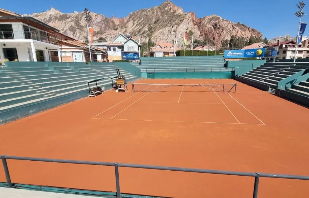 La cancha principal del CTLP. Foto: Federación Boliviana de Tenis.
